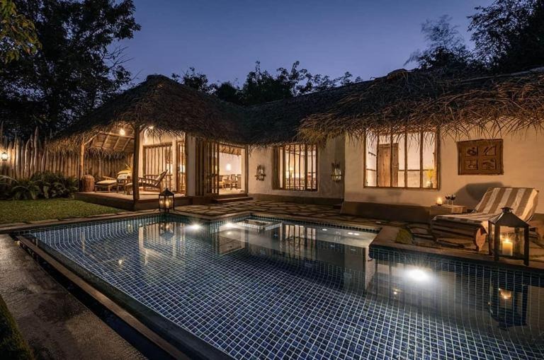 Services - Hotels / Resorts