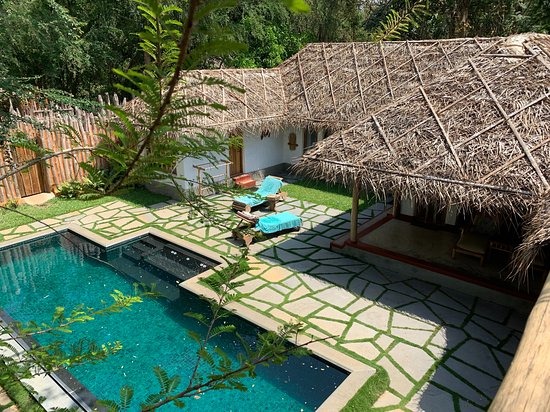 Services - Hotels / Resorts