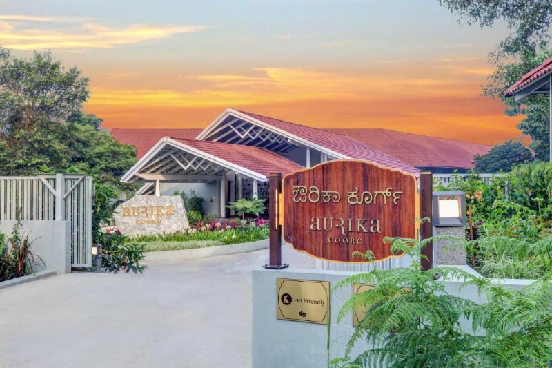 Services - Travel Agents